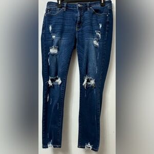 KanCan Midnight Blue Ripped Cropped Jeans
Like New
